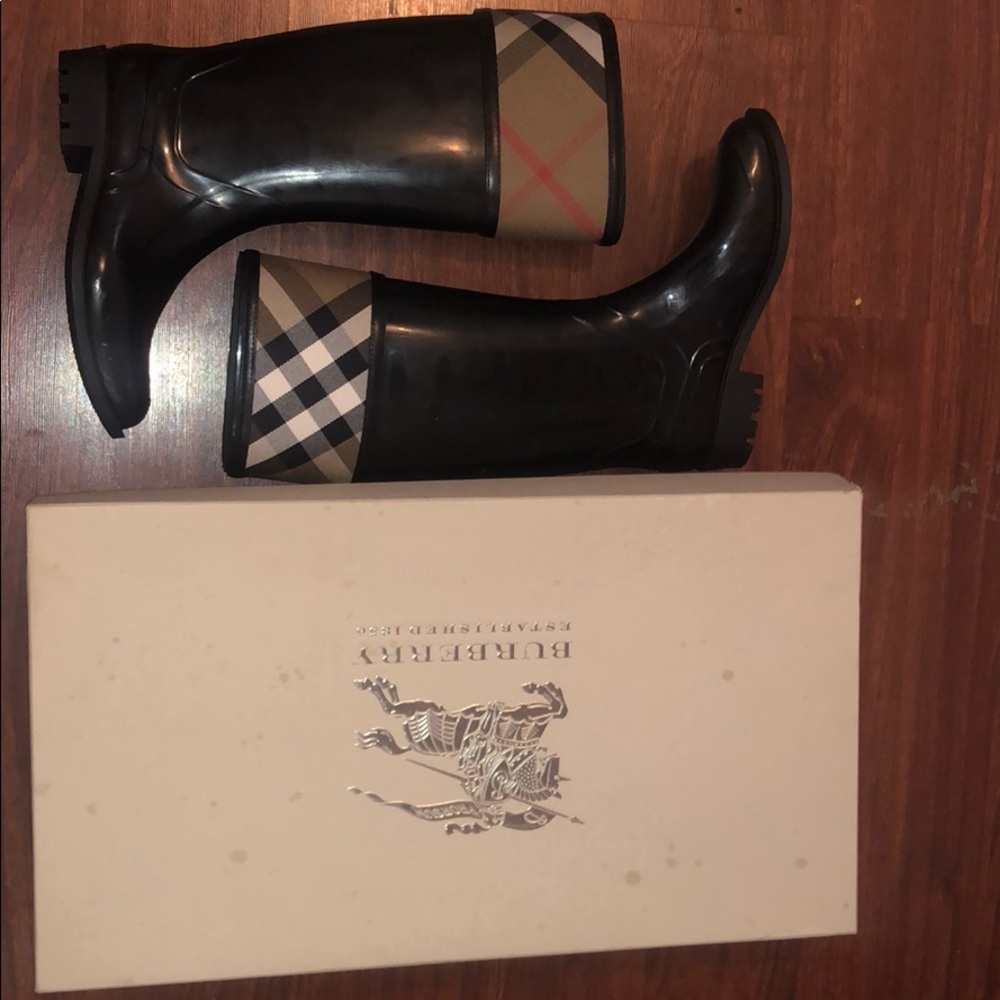 Never Worn! Burberry rain boots